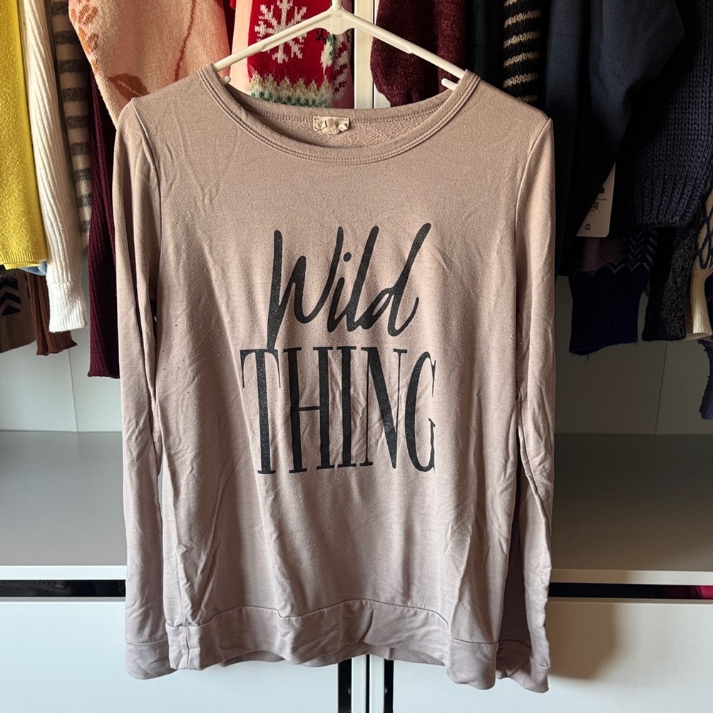 Hem & Thread Wild Thing Graphic Long Sleeve LighweightTop in Mocha - Picture 2 of 9